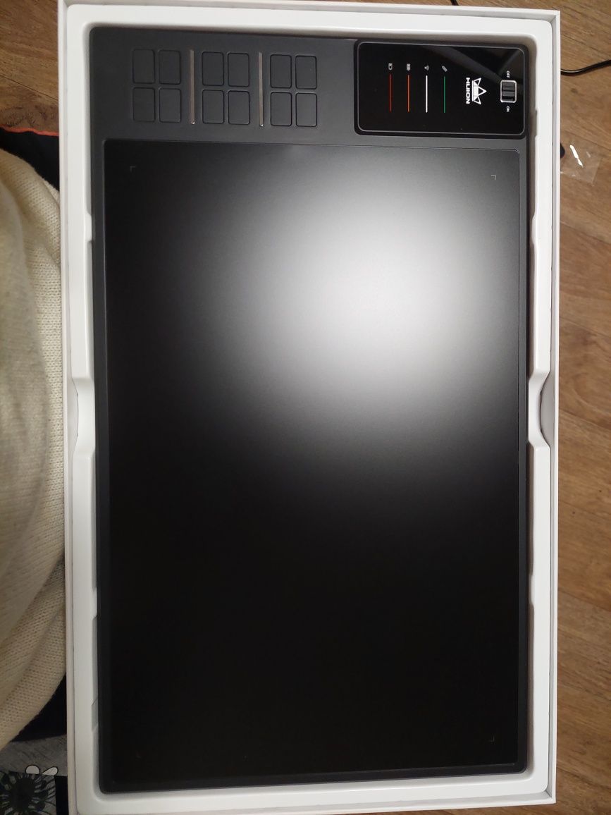 Продам графічний планшет Huion Glano WH1409 V2
