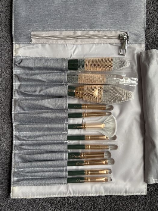 Набір пензликів для макіяжу/Набор кисточек для макияжа