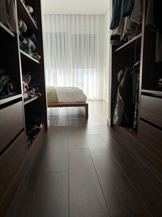 Sommier c/ colchão visco elástico cama Limo Walnut BoConcept Queenbed