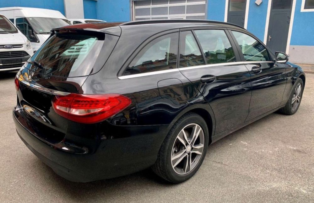 Mercedes-Benz C250 4MATIC 9G-TRONIC