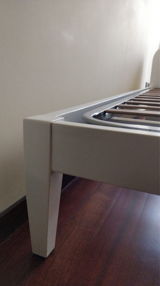 Cama com colchao 1,90m x 0,90
