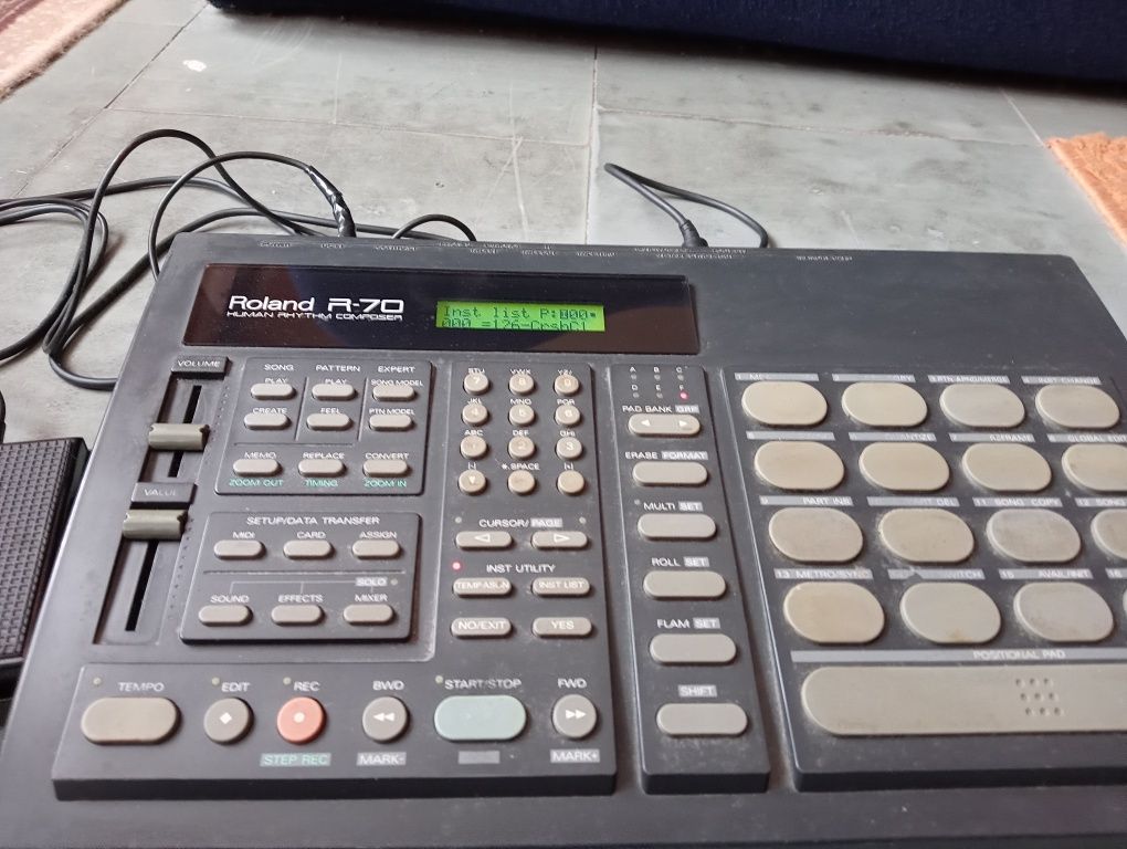 Roland R - 70, Human Rhythm Composer