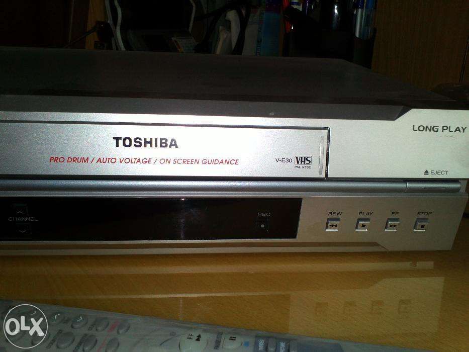 Видеомагнитофон TOSHIBA