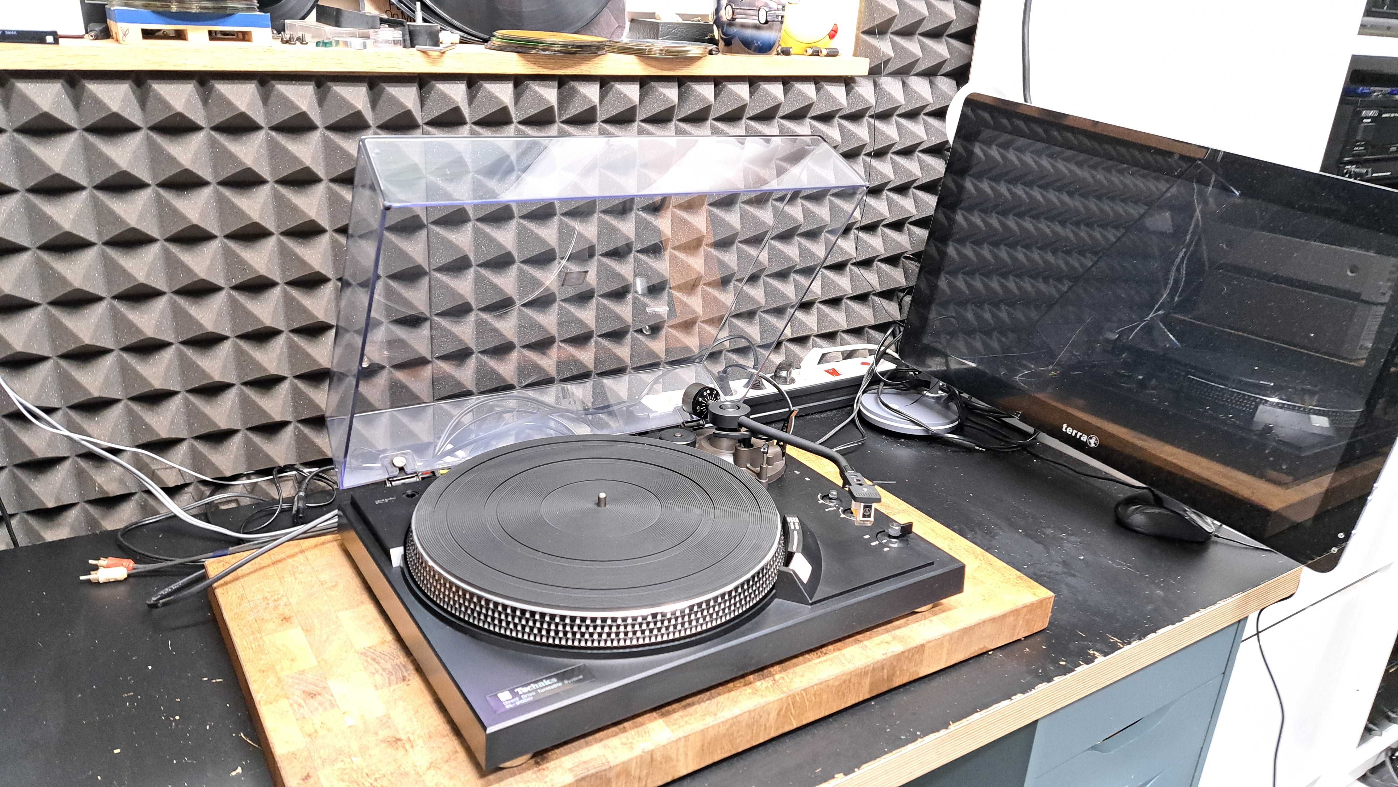 Gramofon Technics SL-2000