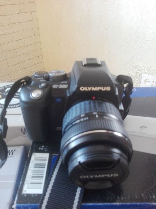 Продається фотопарат OLYMPYS E-500