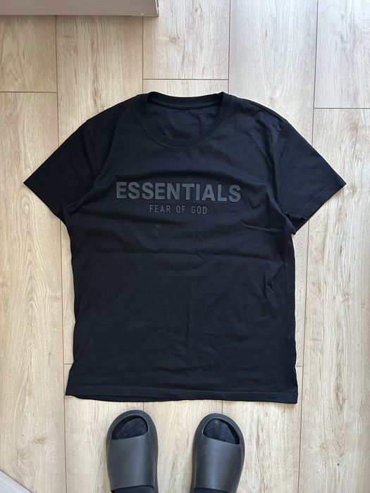 Czarna koszulka Essential Fear of god