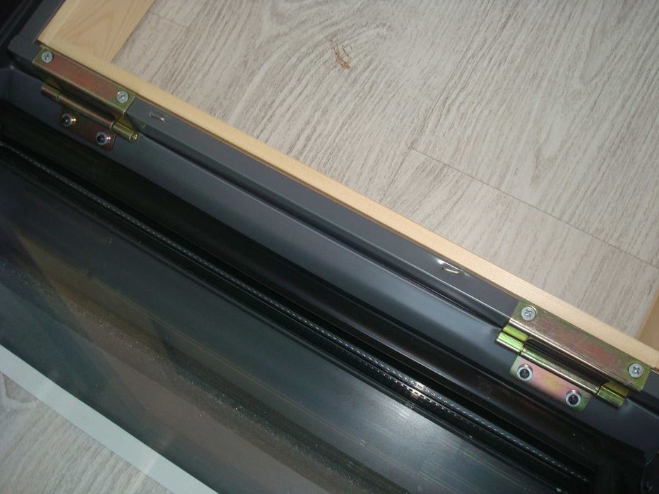 Wyłaz dachowy 45x55 cm