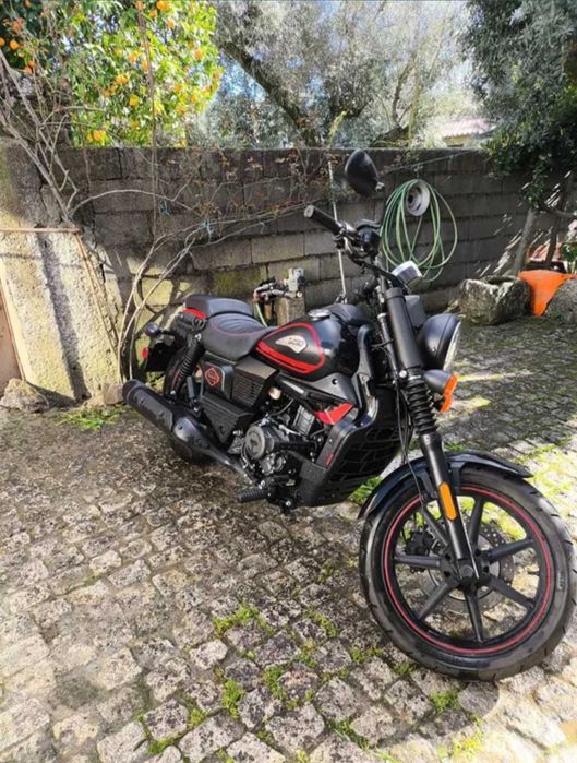 Renegade Vegas 125 – Ano 2022 – Só 2107 km – Impecável!