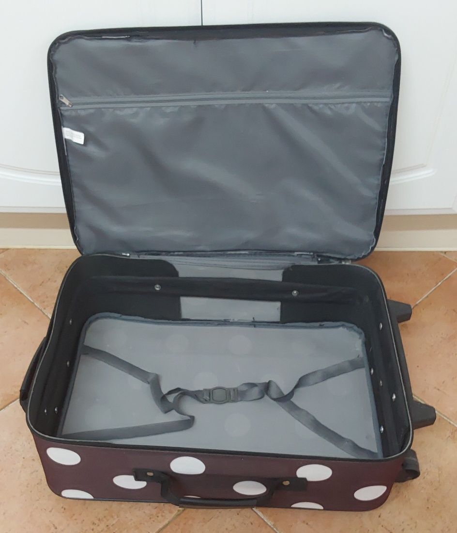 MALA DE VIAGEM DE CABINE. Casa, Férias, Quarto,Sala,Arrumação,Passeio.