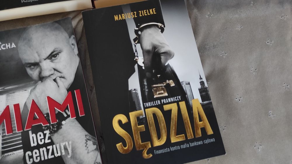 Zestaw 7 książek Masa Miami Policjanci Grek