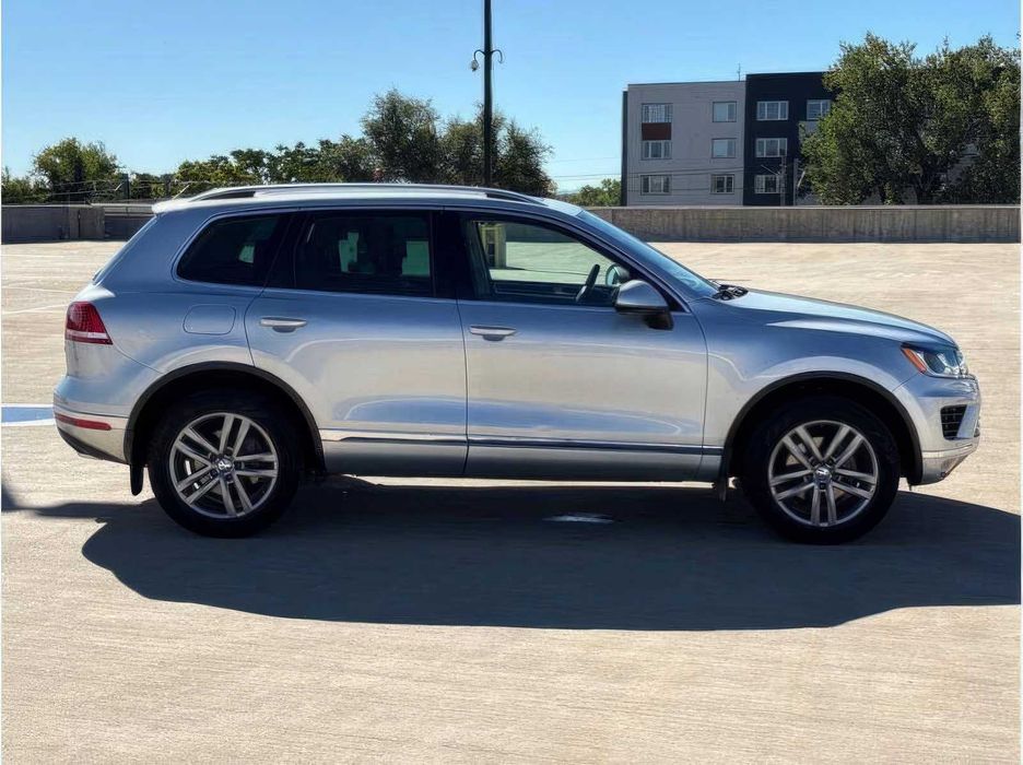 Volkswagen Touareg      2015