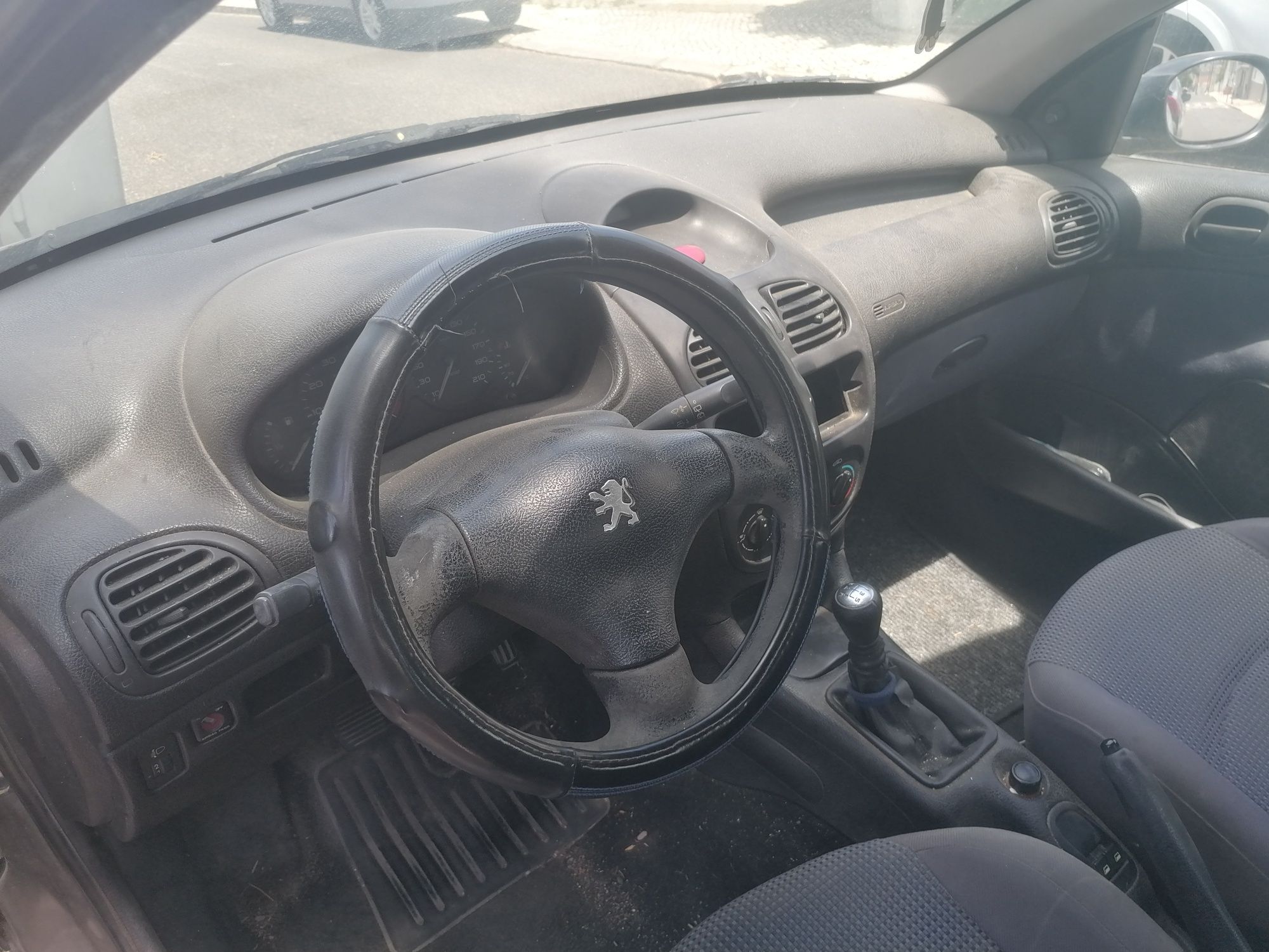 Peugeot 206 ano 2000