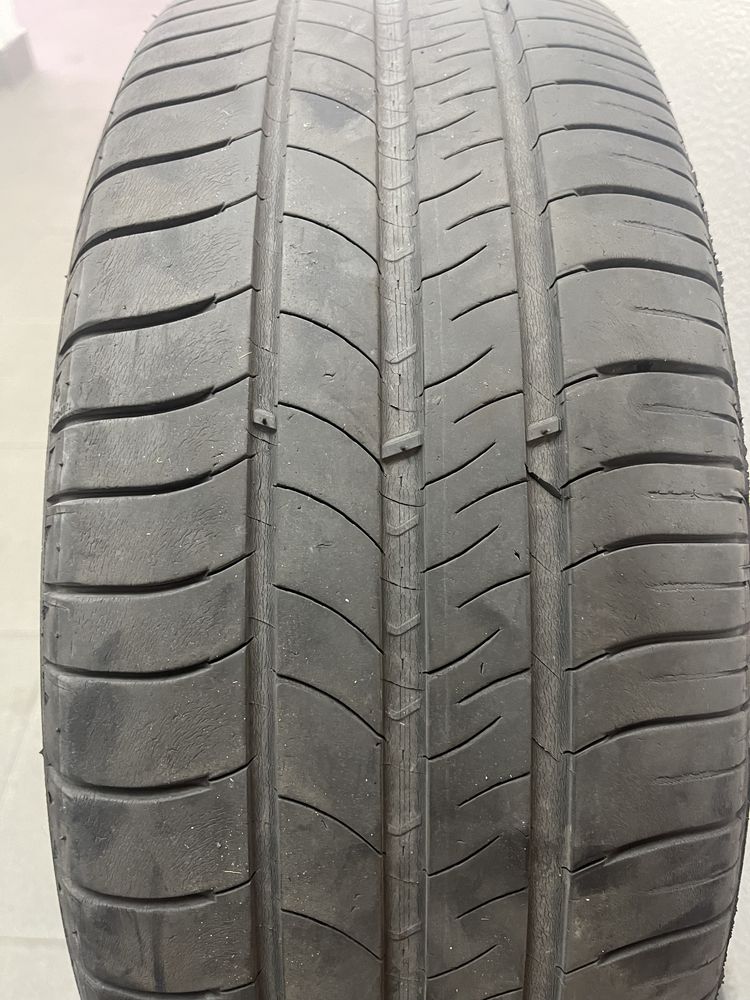 2 pneus Michelin 205/60R/16 92W