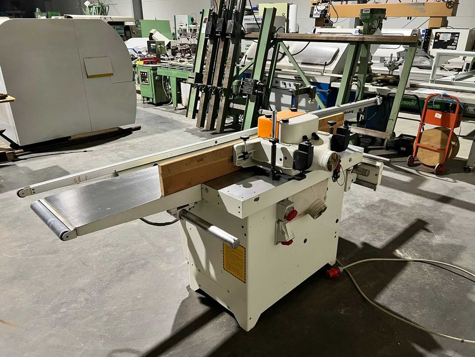 Frezarka dolnowrzecionowa SCM T130N