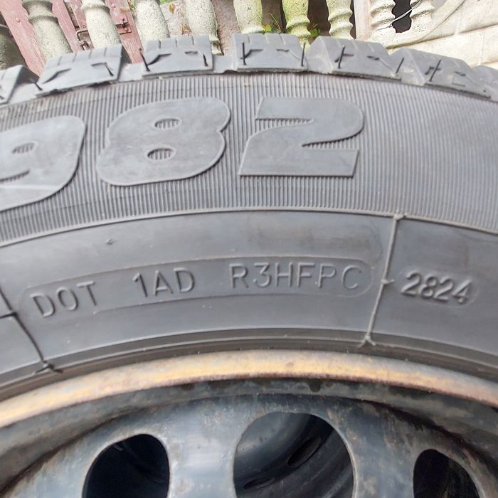 Koła zimowe 215x60xr16/ET32/4x108