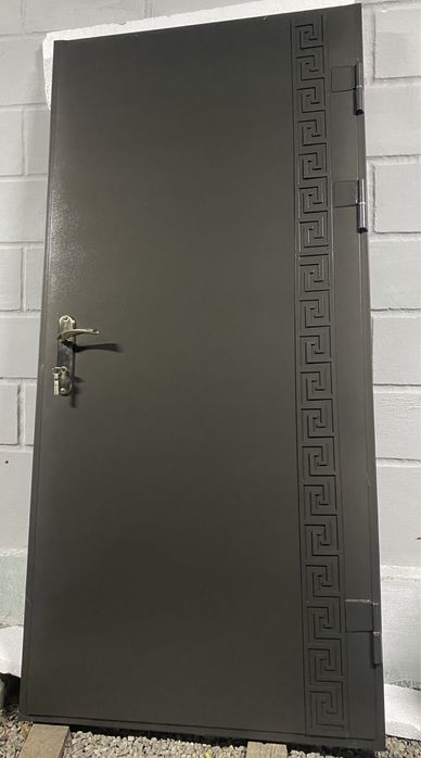 Двери Вхідні двері металеві