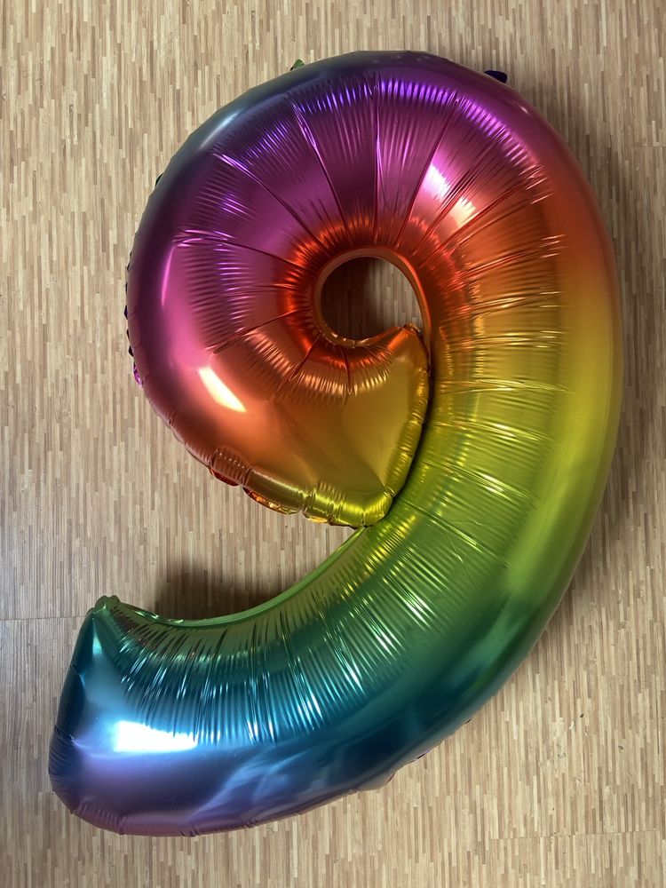 Oddam balon „9” lub „6”