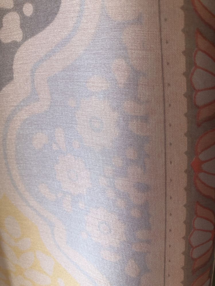 Lekki szal z jedwabiu syntetycznego