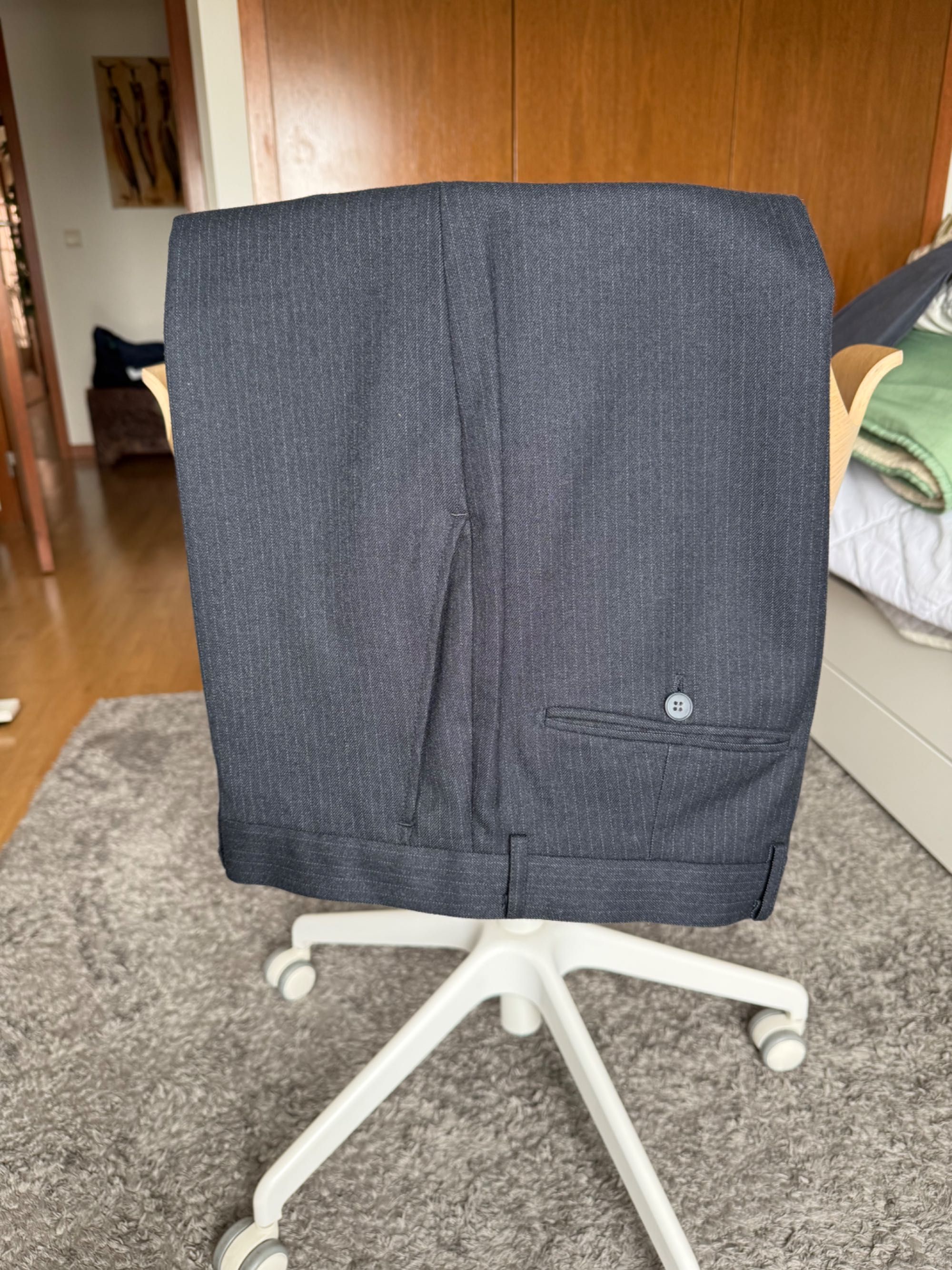 Fato estilo clássico (conjunto calças e blaser) azul escuro - Conti