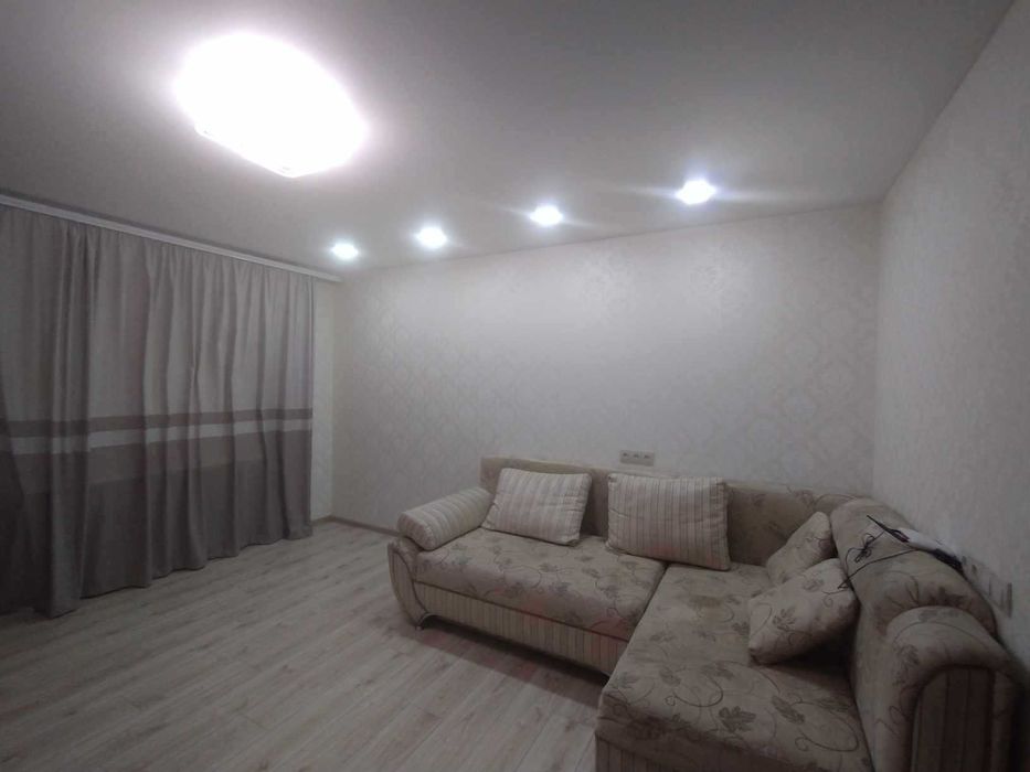 Сдам 2-х ком.кв-ру на 4 этаже.,по ул.Чаривной,121 Шевченковский