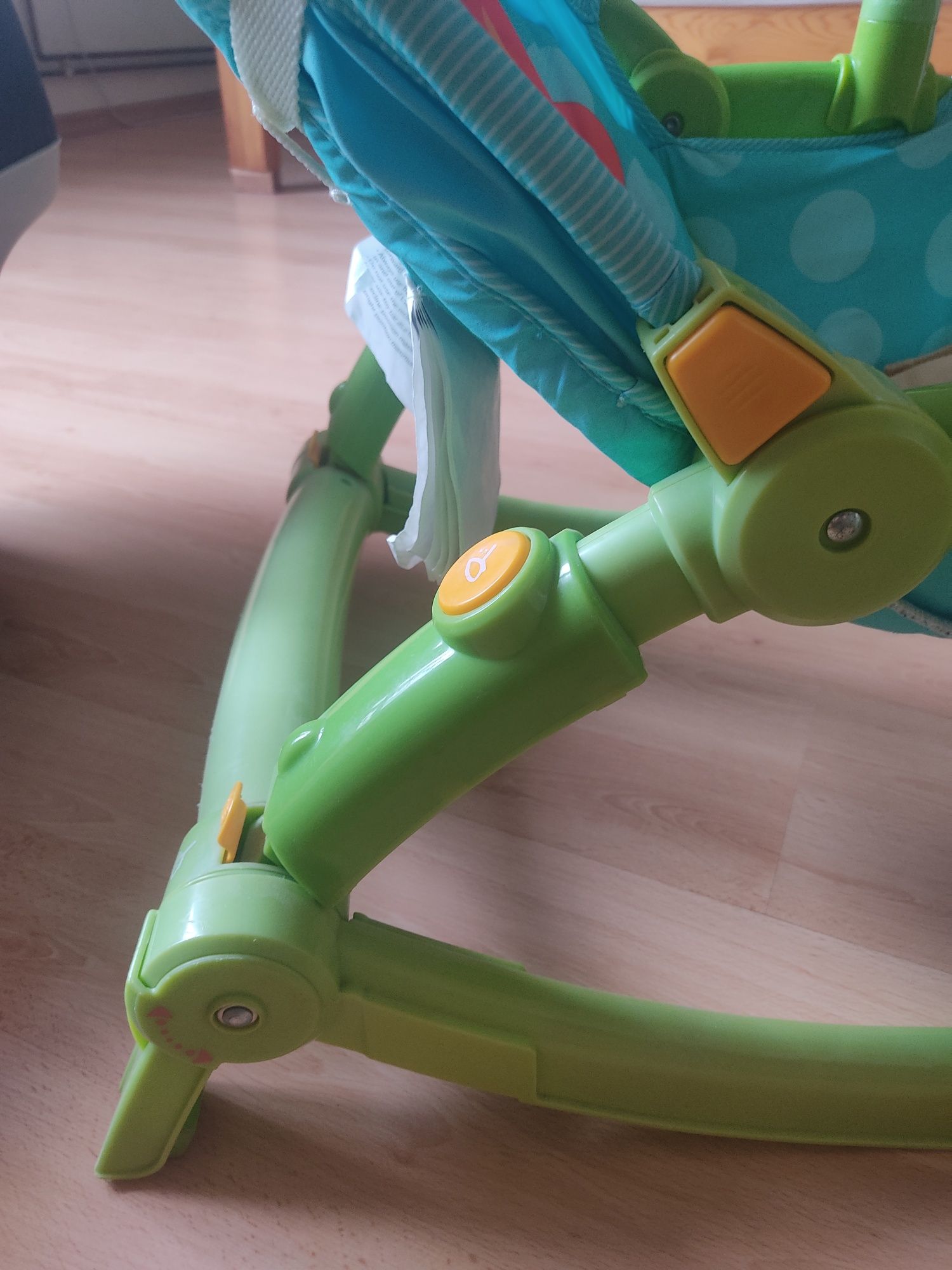 Leżaczek Fisher-Price z wibracją (plus baterie)