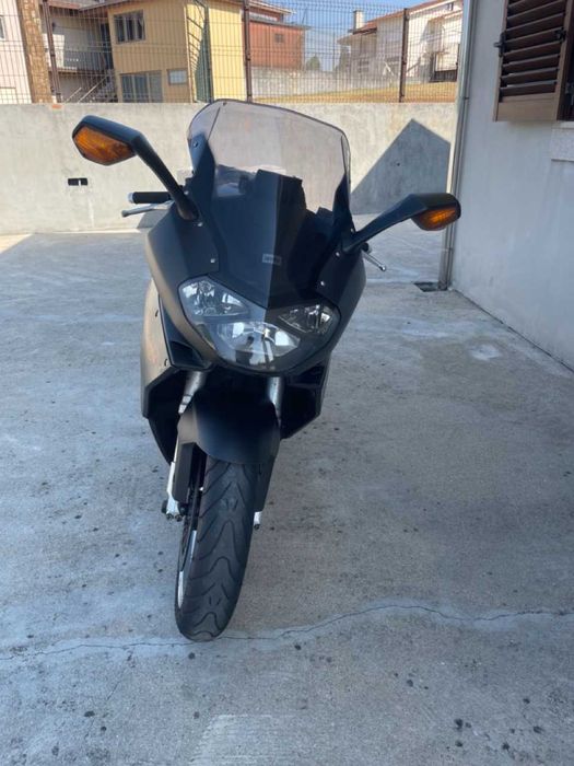 Aprilia RST 1000 Futura