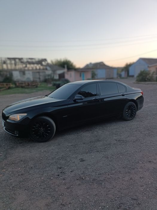 Продам Bmw 740Li