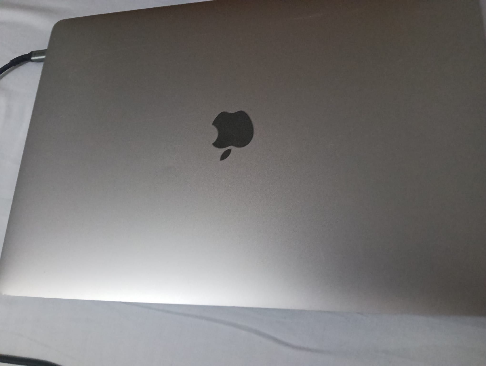 MacBook Pro 15  2019