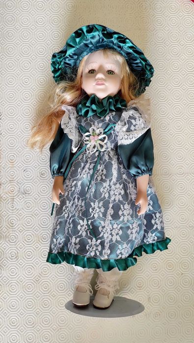 Boneca porcelana - coleção Milano