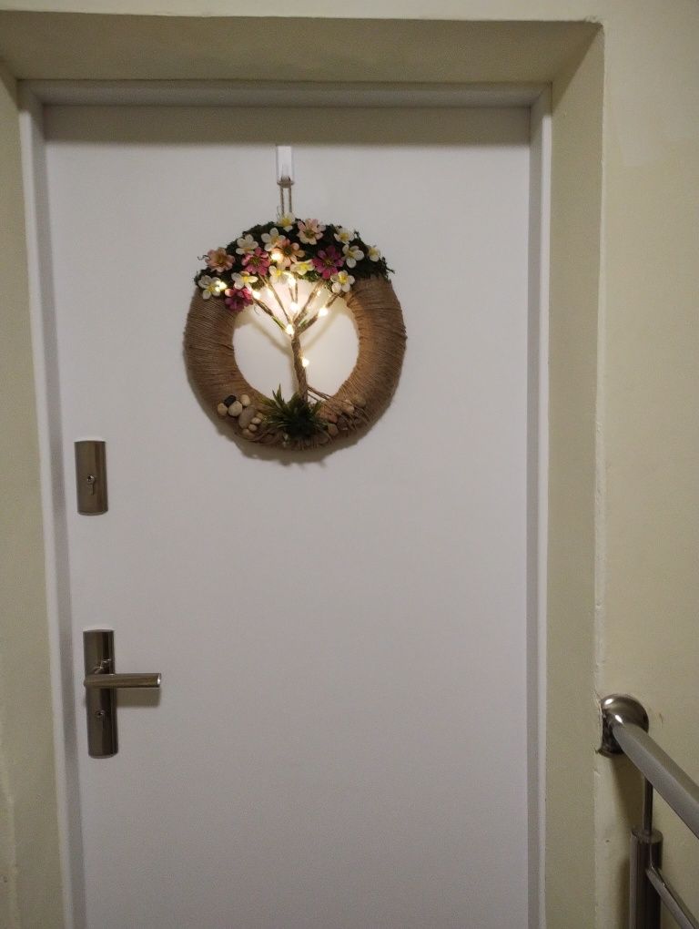 Stroik na drzwi dekoracja