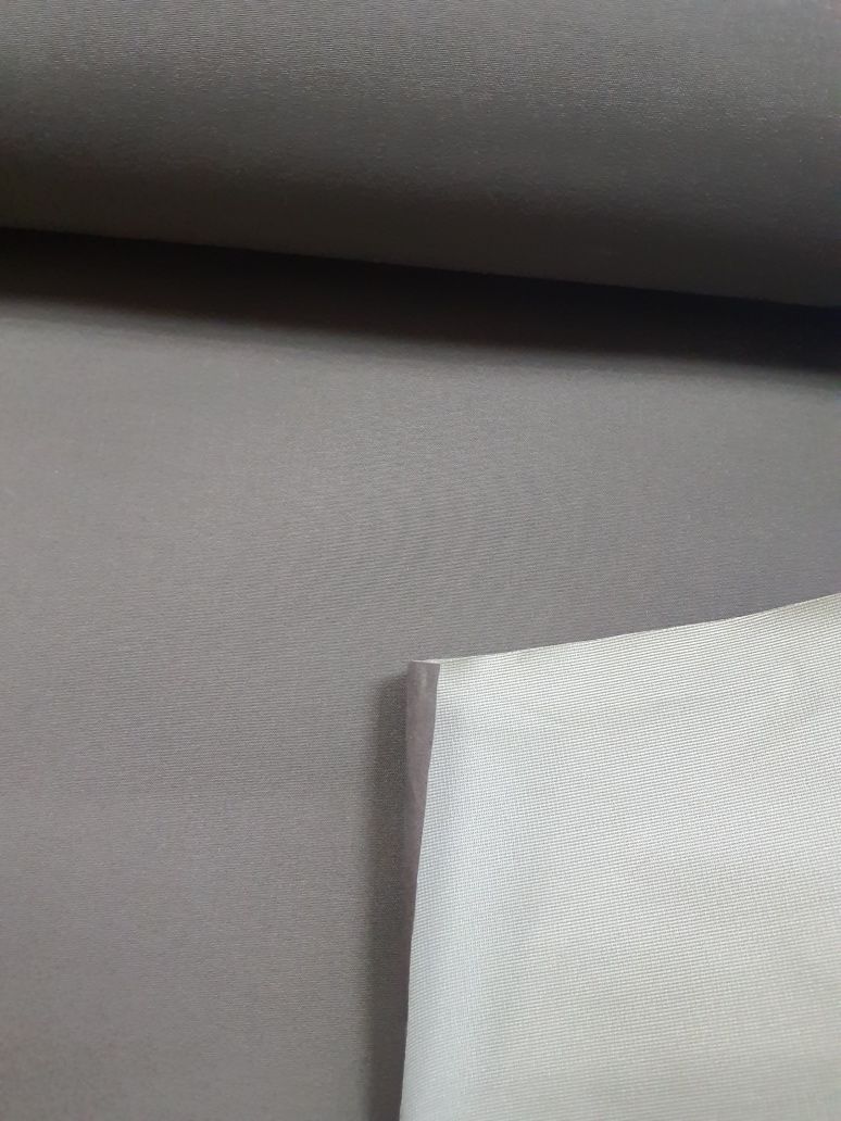 Tkanina nieprzemakalna khaki-beż szer.142 cm.