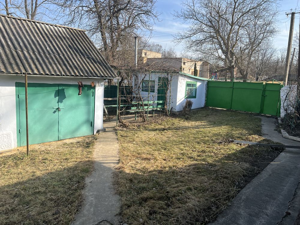 Продам дачу/будинок із земельними ділянками