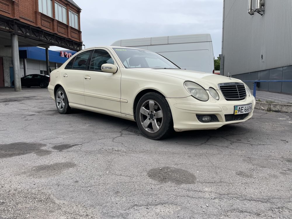 Продам Мерс w211 E220