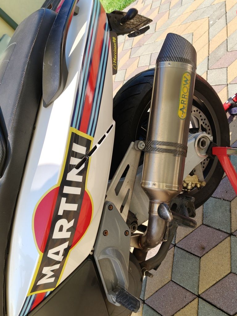 Maxiskuter Gilera GP800