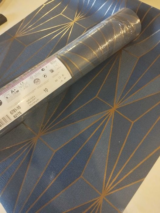 Шпалери для акцентної стіні , або декорування. 1 ціілий рулон+ куски