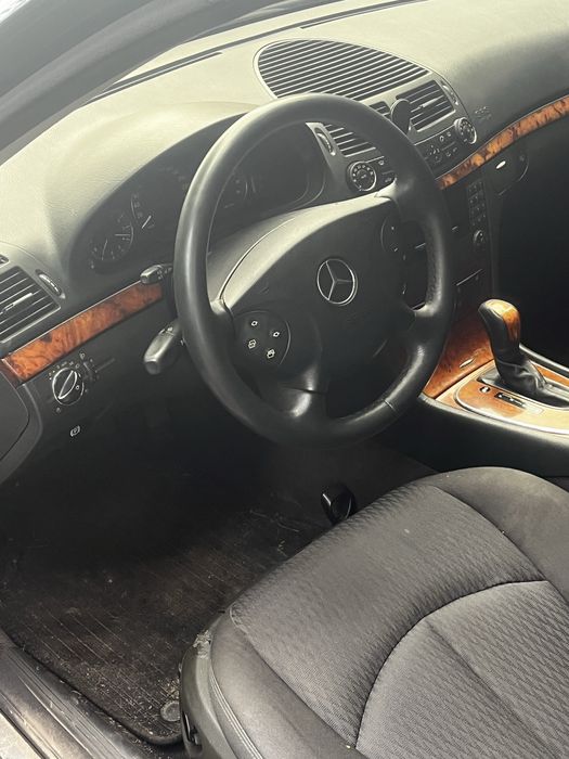 Продам мерседеса 211  2.6 бензин