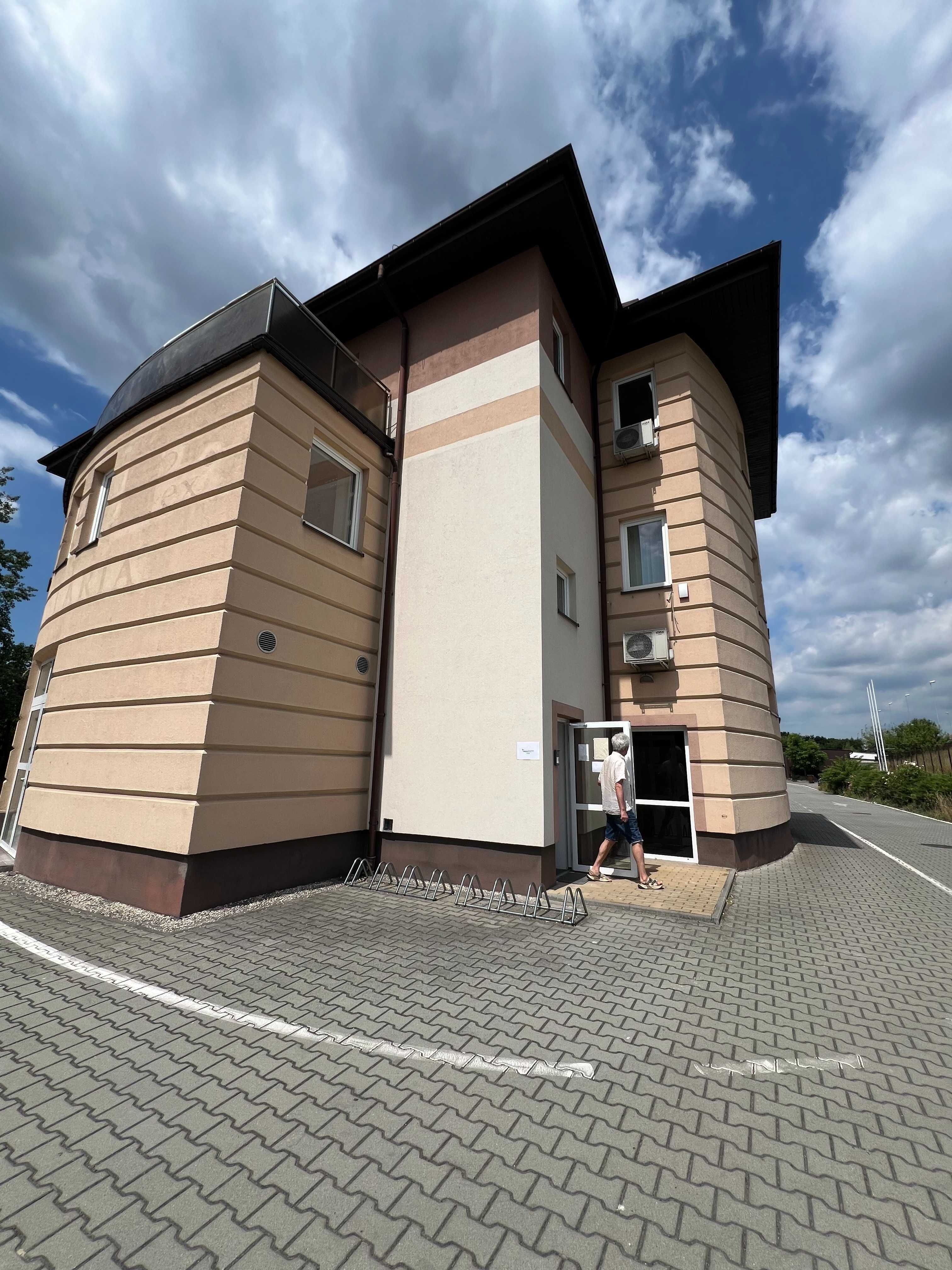 Do wynajęcia biurko w open space cena ryczałtowa 1300 zł netto!