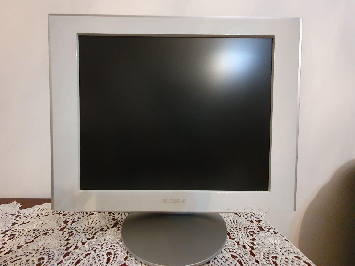 Monitor LCD 17 polegadas Sony SDM-HS74