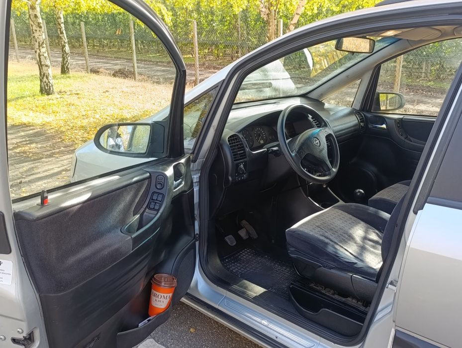 Opel Zafira 2.0TDI 7 мест минивэн продам или обмен