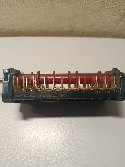 Перемикач 9- ти (8+0) позиційний (11+10) контактів - духовки Pyramida