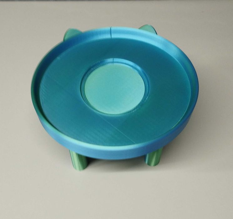 Suporte para auxiliar/colocar prato de gato