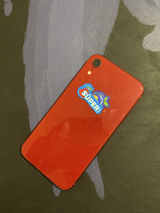 iPhone XR на 64 ГБ