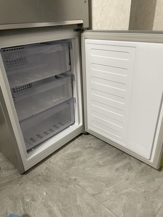Двокамерний холодильник Beko, no frost