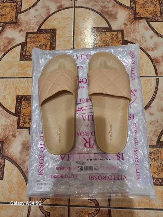 Женские шлепанцы Vitto rossi