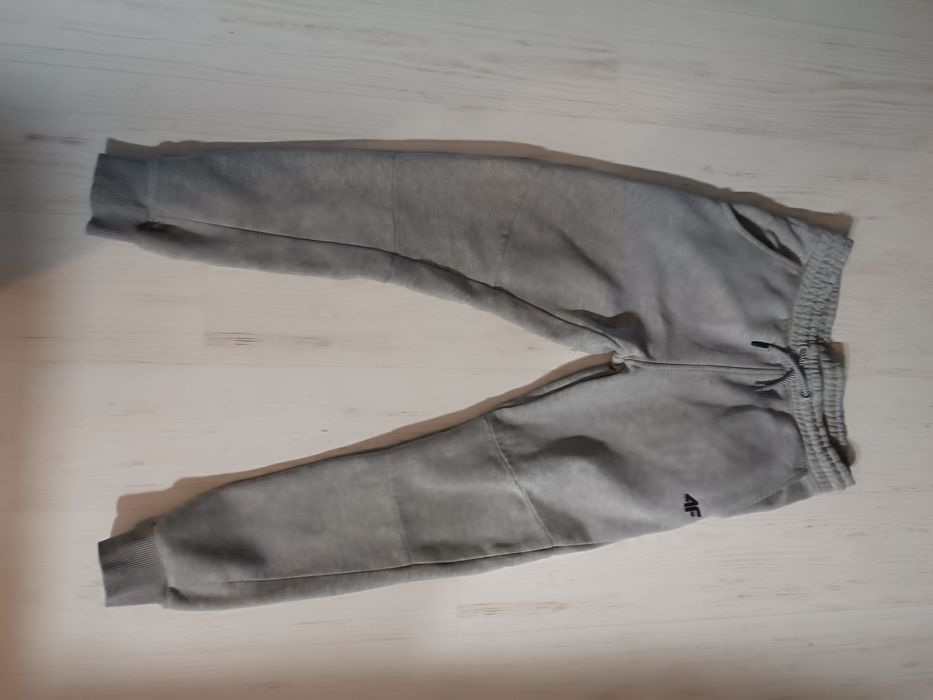 Spodnie dresowe 4F rozmiar 152 cm