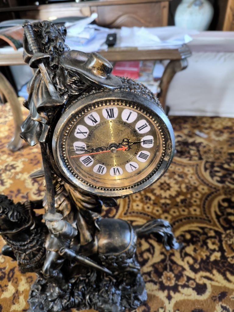 Relógio centenário para decoração