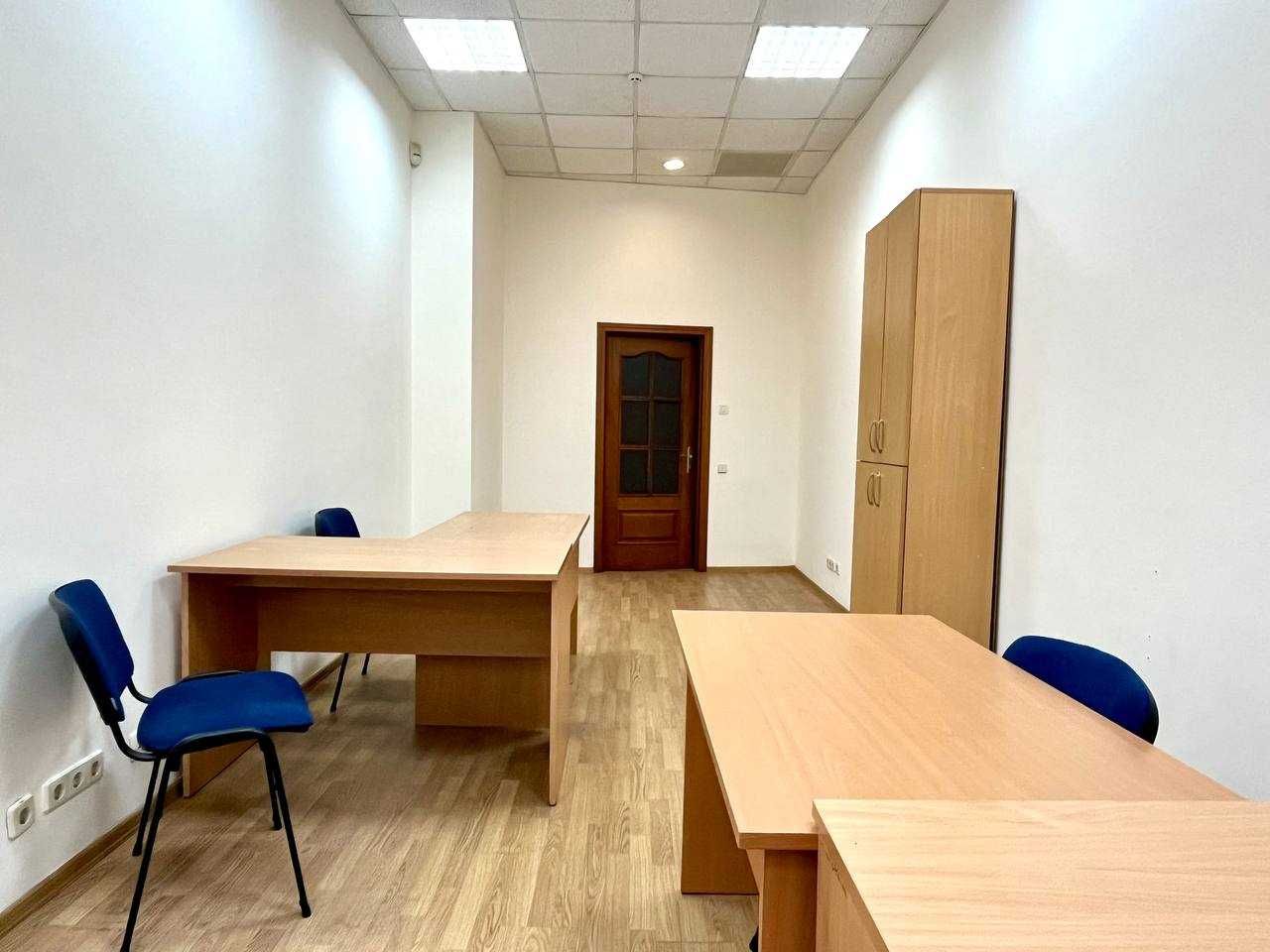 Офіс 27 м² біля метро Звіринецька – меблі та безперебійний інтернет!