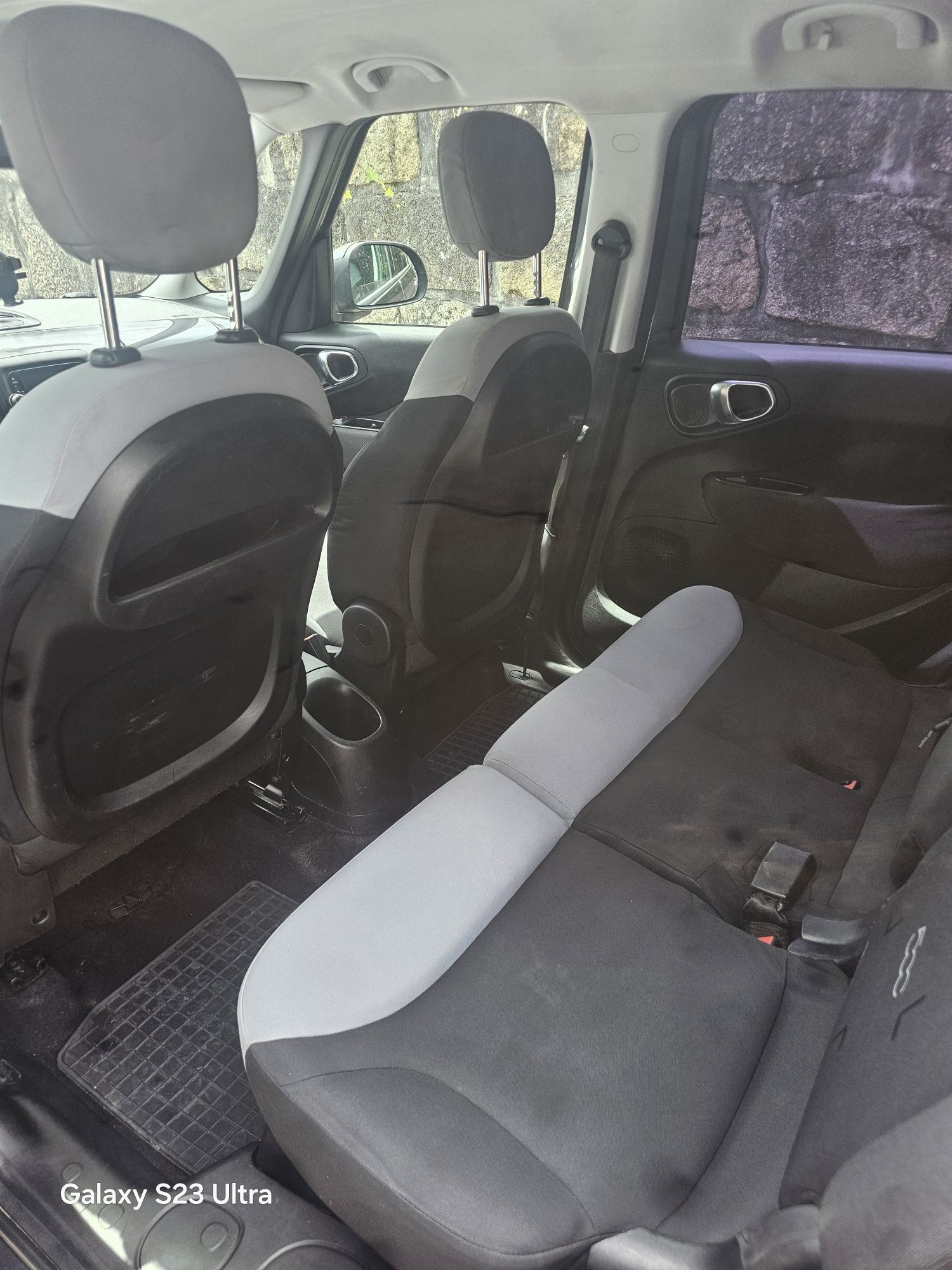 Fiat 500L em bom estado