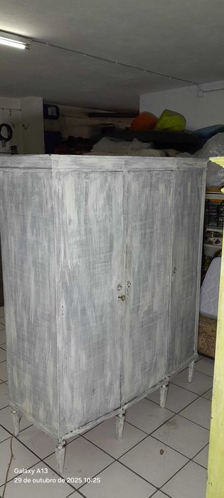 Roupeiro de 3 portas nº 1