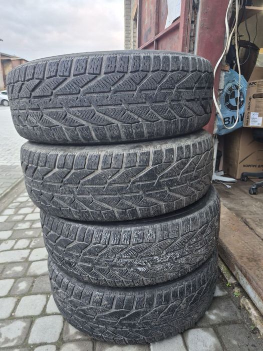 Зимові шини 225/65/r17